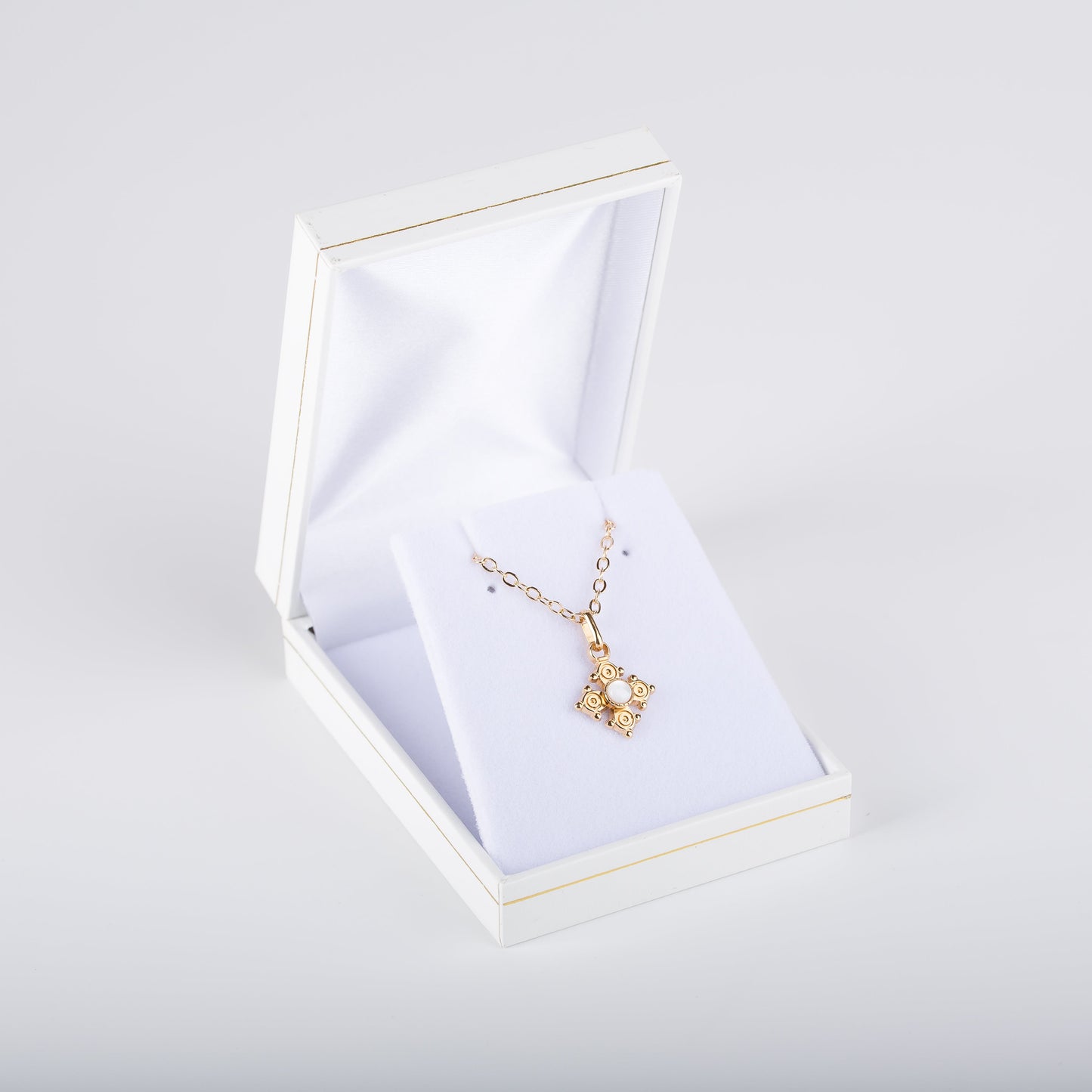 Le pendentif - Croix de Savoie