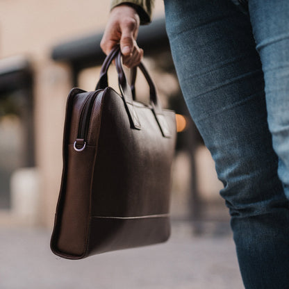 Le porte-documents en cuir