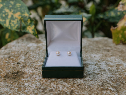 Les boucles d'oreilles - Innocence