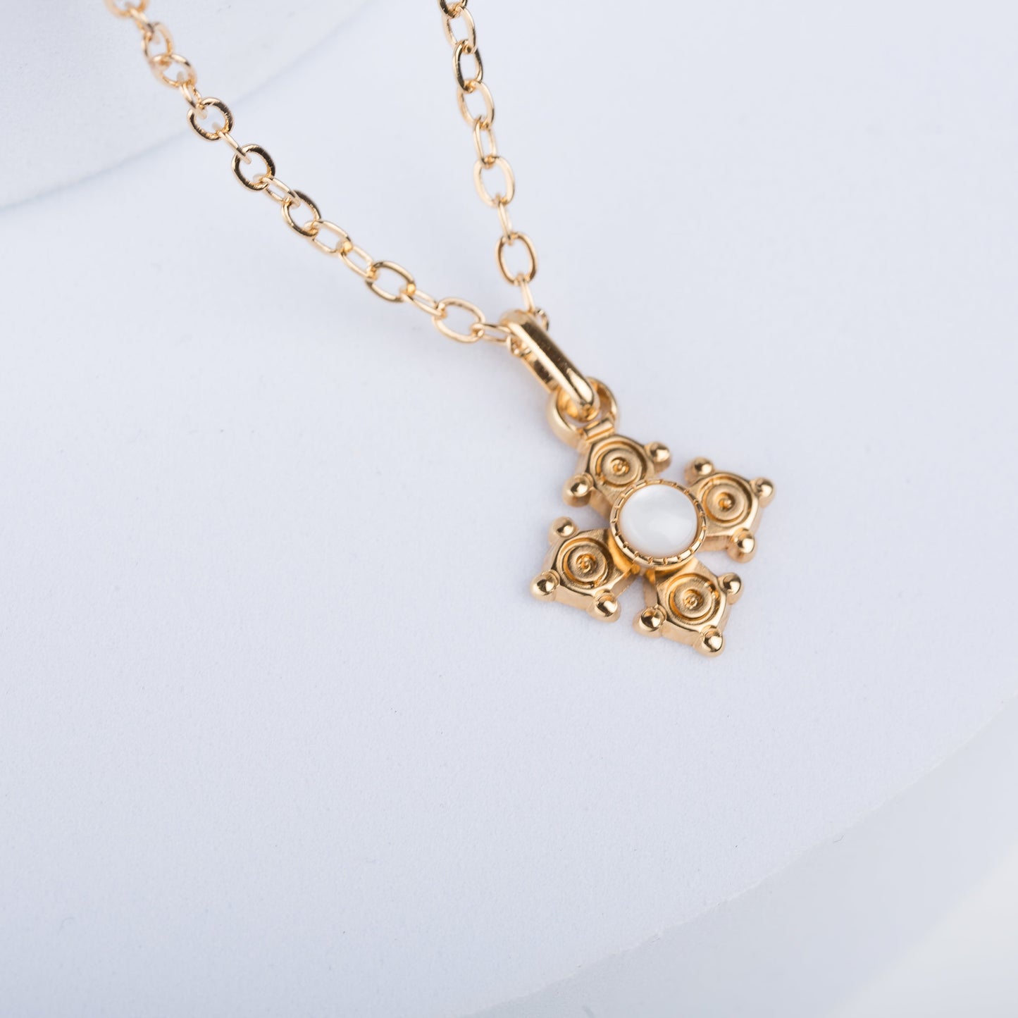 Le pendentif - Croix de Savoie