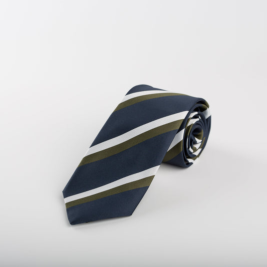 La cravate à rayures